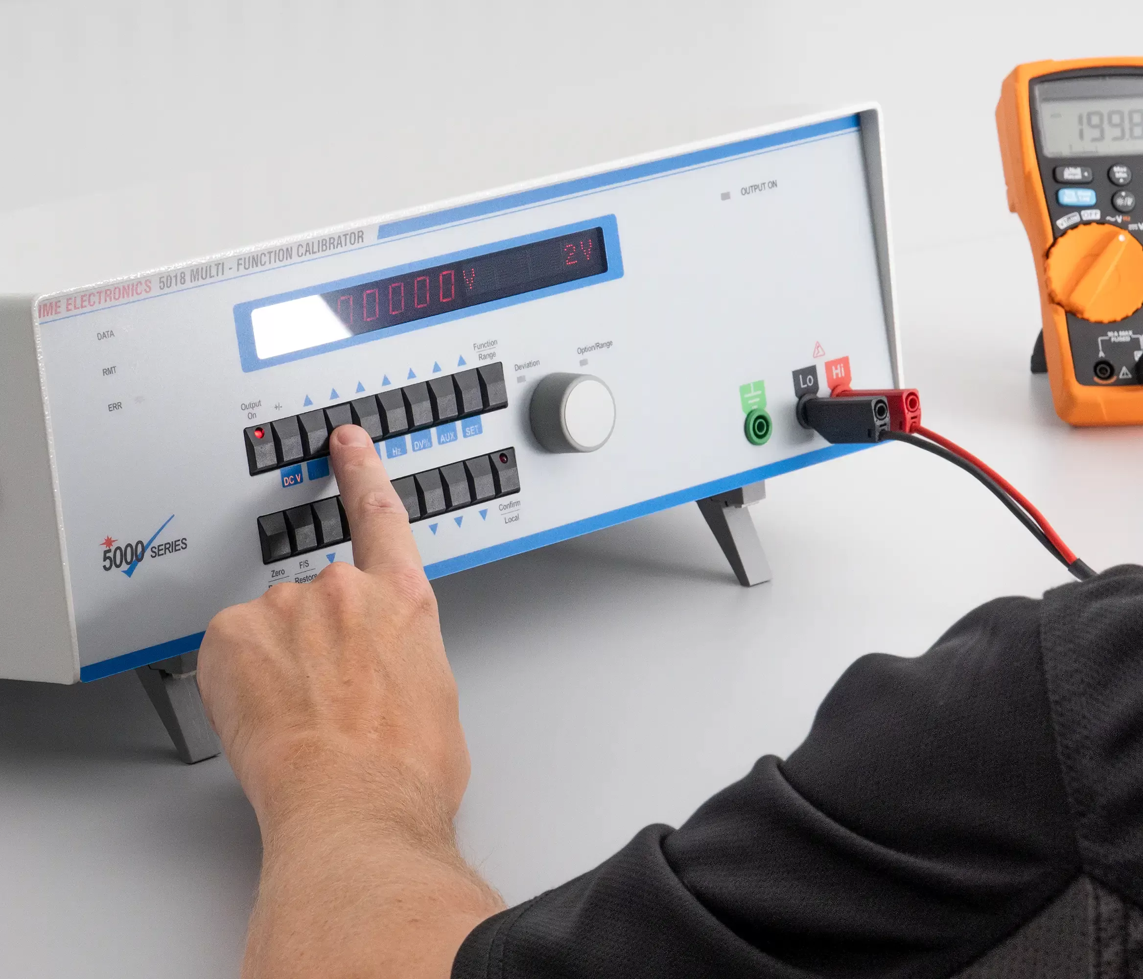 직류/교류교정기 Programmable DC/AC V/I Calibrator