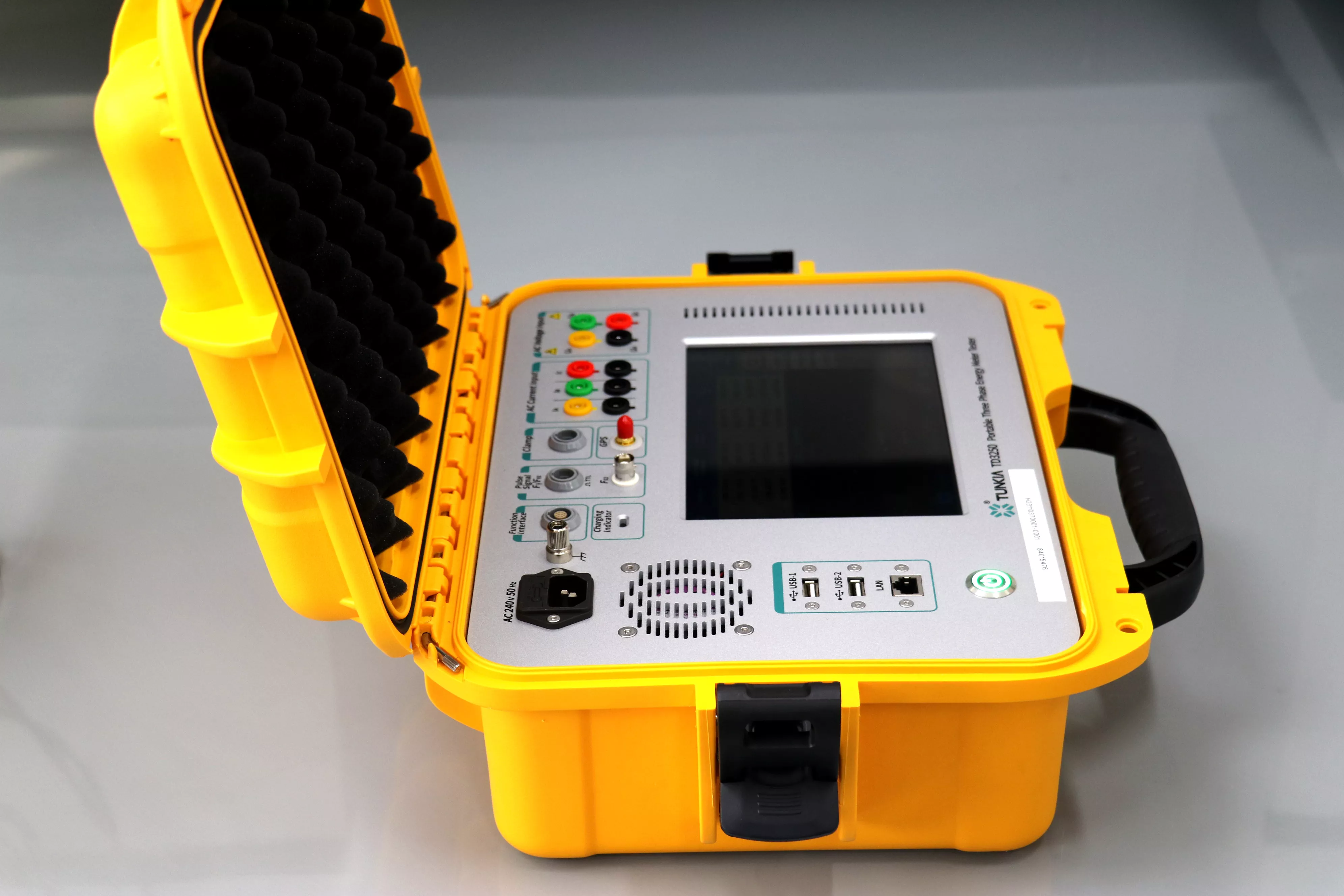 휴대용 3상 전력량계 시험기 Portable Three-phase Energy Meter Tester