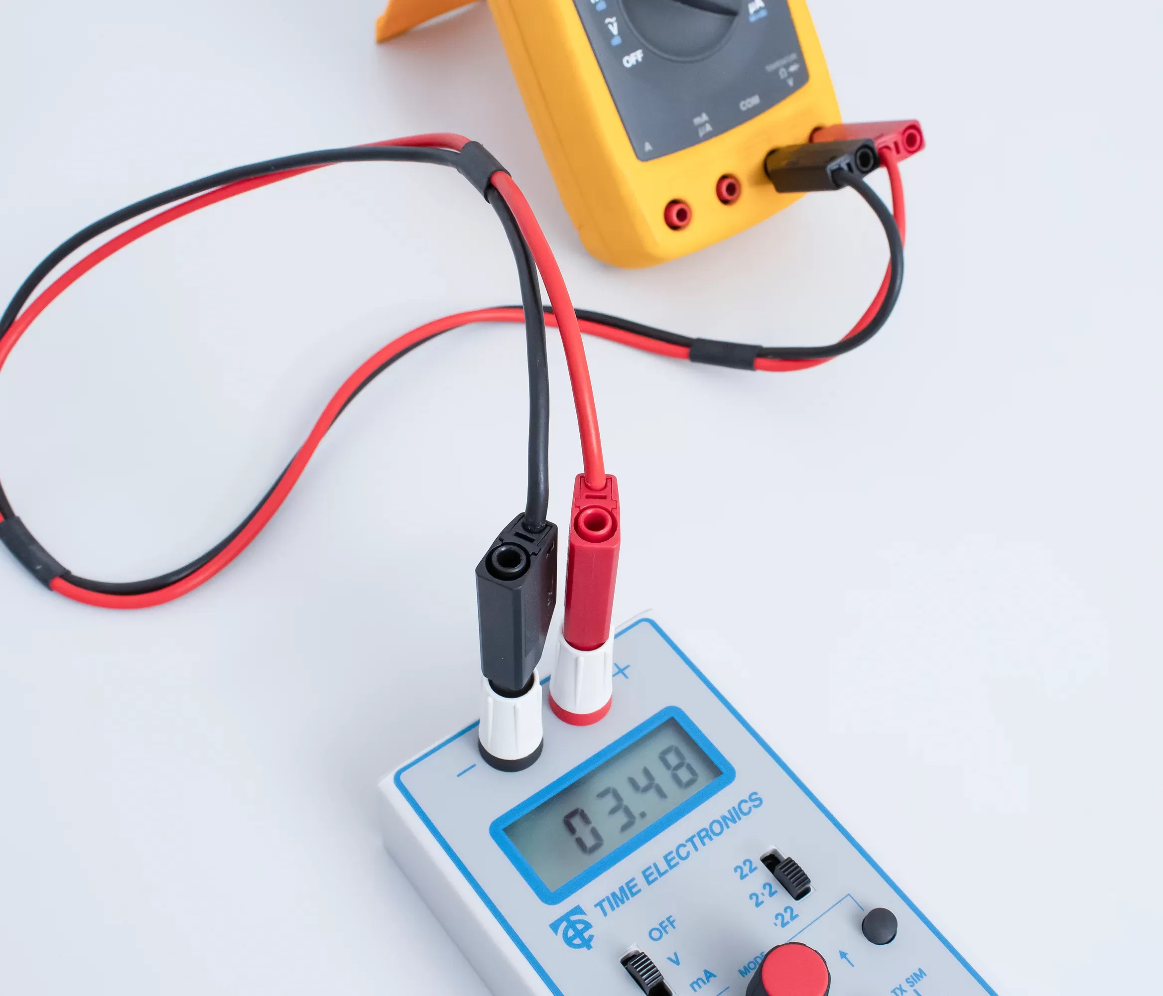 1048 Voltage/Current/Loop Calibrator