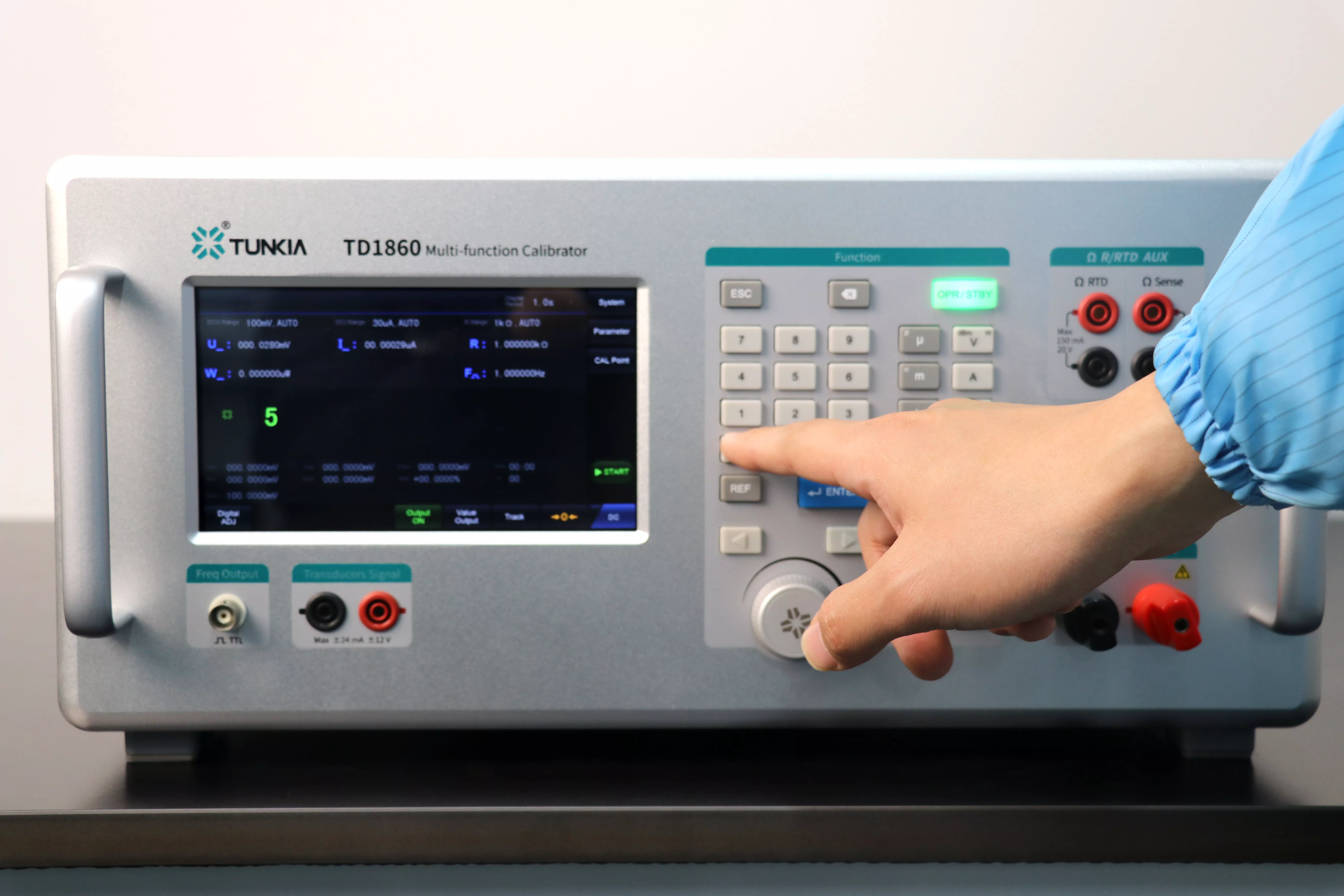 다기능 교정기 Multifunction Calibrator