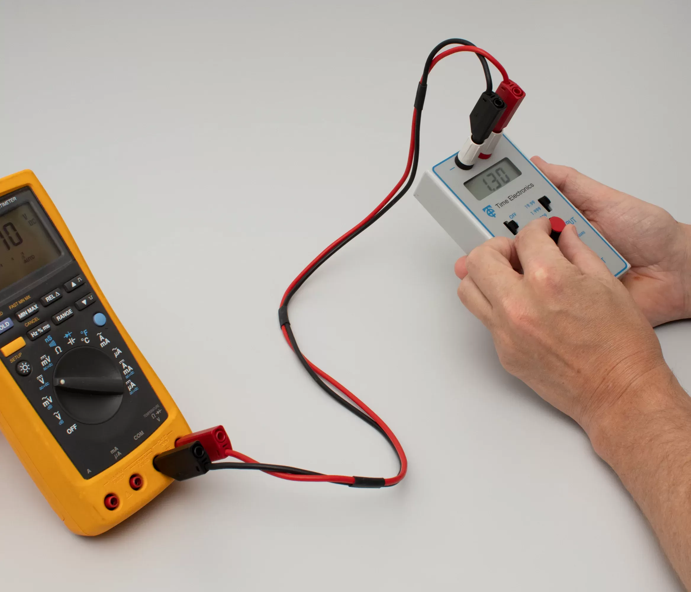 전기 교정기 1044 Voltage And Current Calibrator